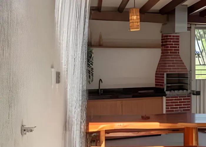500M Praia Taperapuan; 2 Quartos; Terreo; Wifi 300Mbs; Churrasqueira; Estacionamento Gratuito 1 Carro