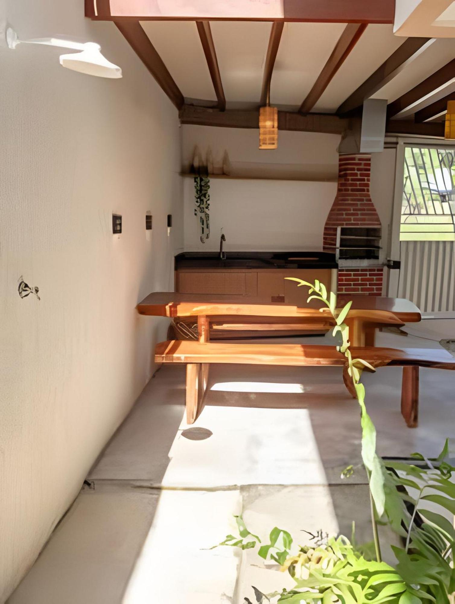 Holiday home 500m Taperapuan; 2 Quartos; Terreo; Wifi 300mbs; Churrasqueira; Estacionamento Gratuito 1 Carro Porto Seguro